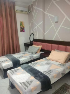 Desert Pearl Apartment.Эль-Мамша. Desert Perl расположен 10 мин.до моря. К услугам Wi-Fi. Открытый бассейн.
